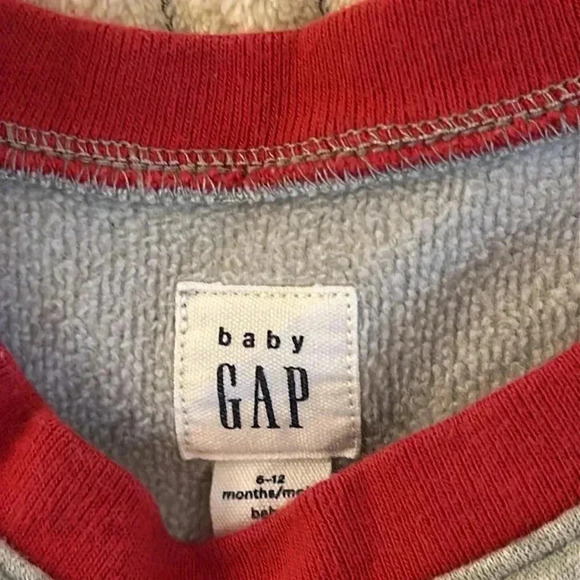 GAP - plush lined sleeper/one  piece snowman outfit. Size 6-12 months - Picture 2 of 4